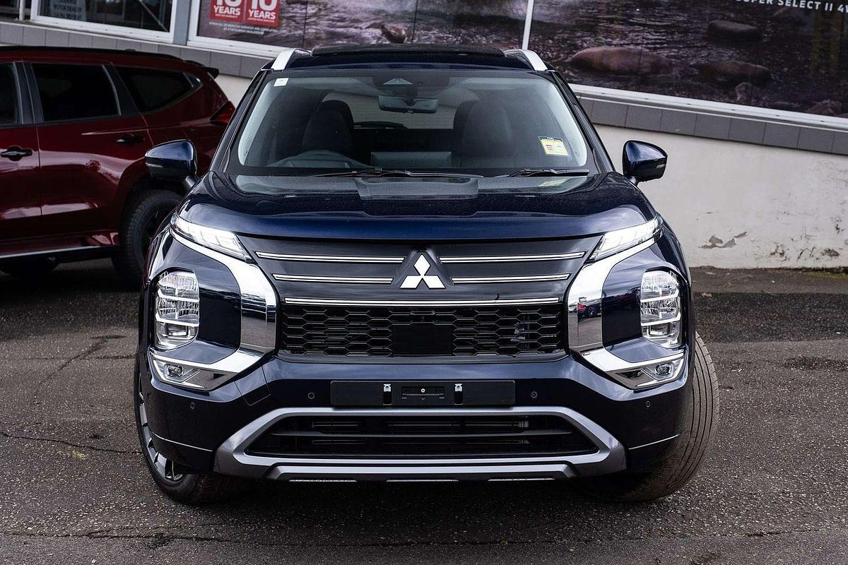 2025 Mitsubishi Outlander Exceed ZM