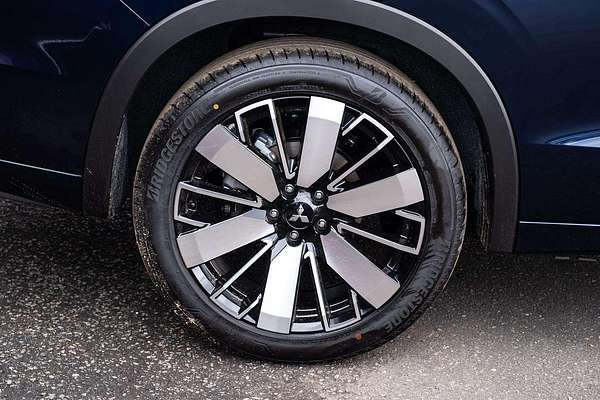 2025 Mitsubishi Outlander Exceed ZM