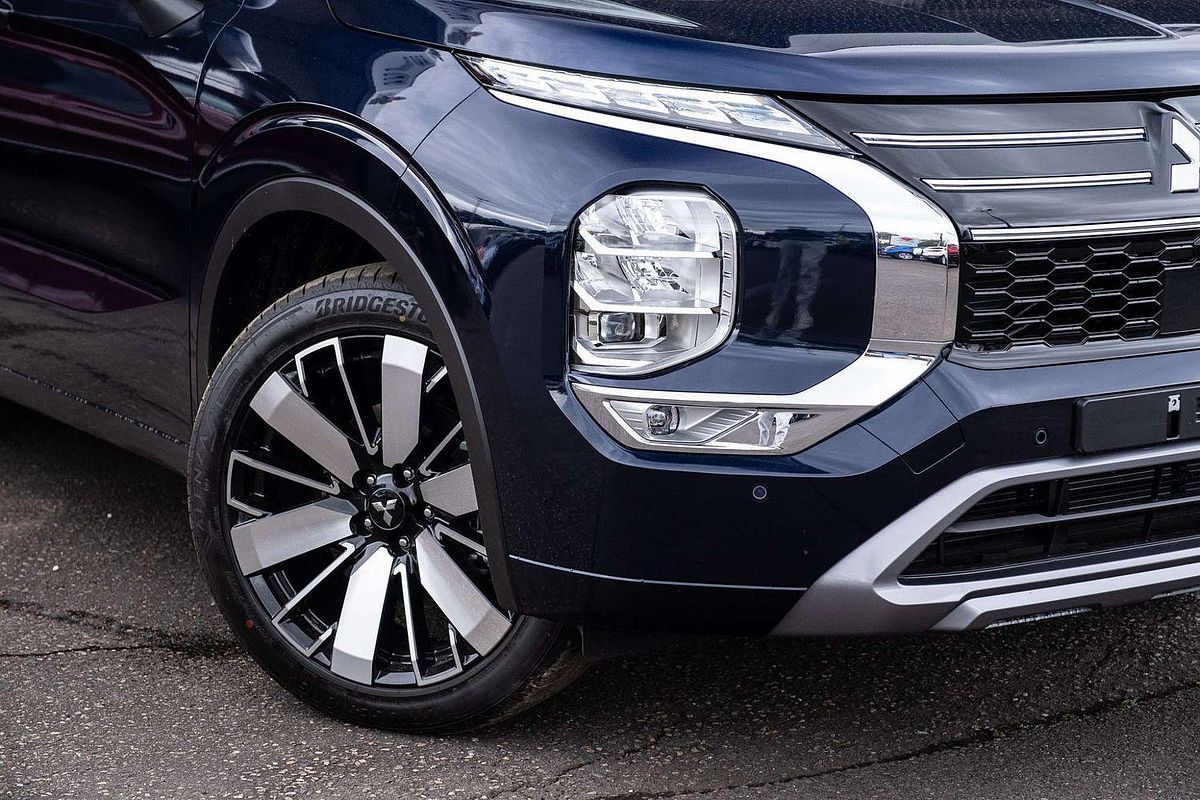 2025 Mitsubishi Outlander Exceed ZM