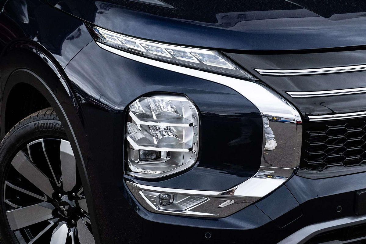 2025 Mitsubishi Outlander Exceed ZM