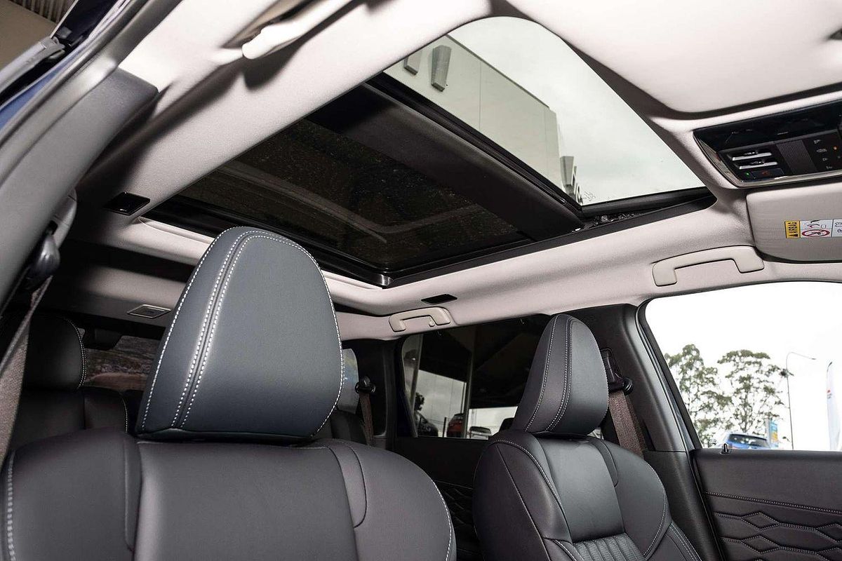 2025 Mitsubishi Outlander Exceed ZM