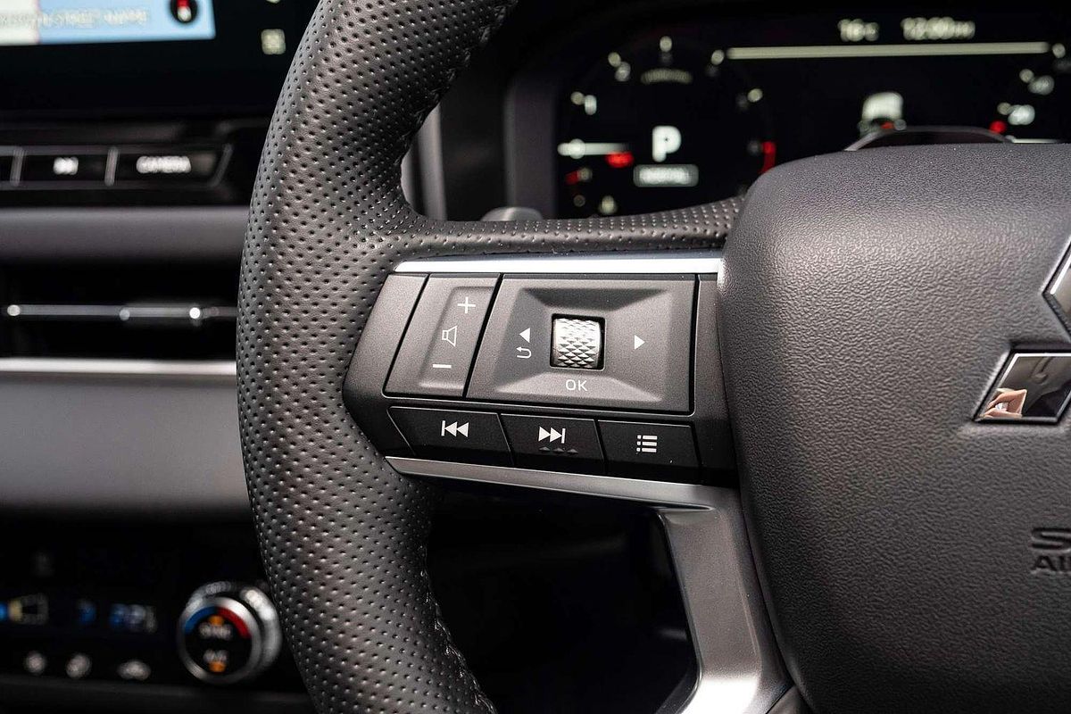 2025 Mitsubishi Outlander Exceed ZM