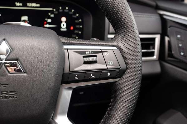 2025 Mitsubishi Outlander Exceed ZM