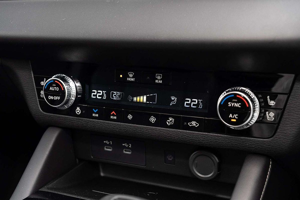 2025 Mitsubishi Outlander Exceed ZM