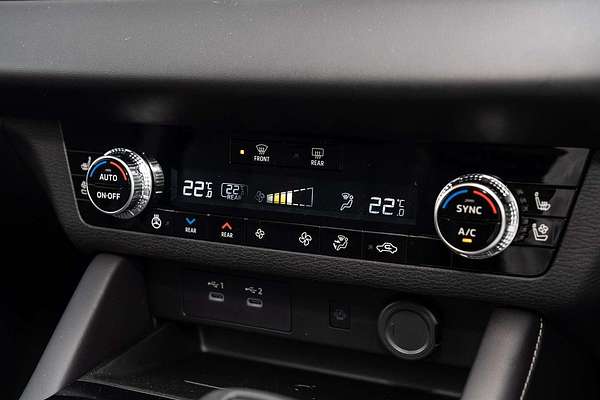 2025 Mitsubishi Outlander Exceed ZM
