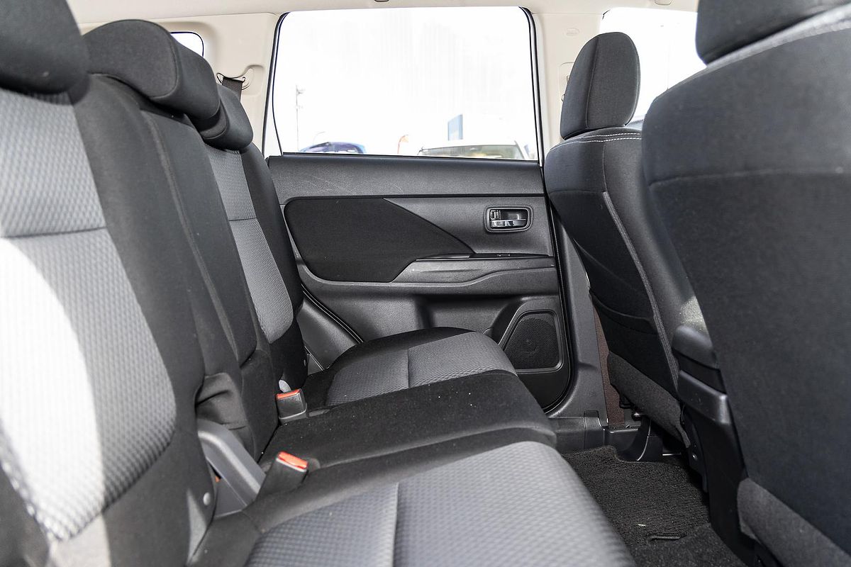 2016 Mitsubishi Outlander XLS ZK