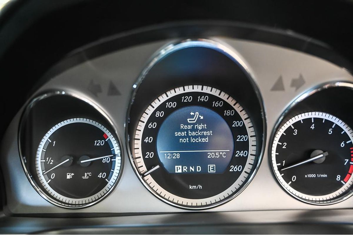 2011 Mercedes-Benz C-Class C250 BlueEFFICIENCY Avantgarde W204