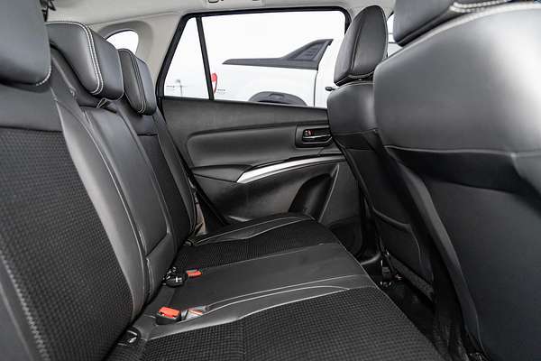 2023 Suzuki S-Cross ALLGRIP Prestige JYB