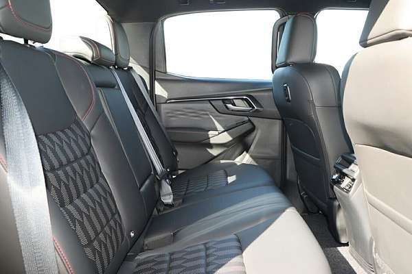 2025 Isuzu D-MAX X-TERRAIN 4X4