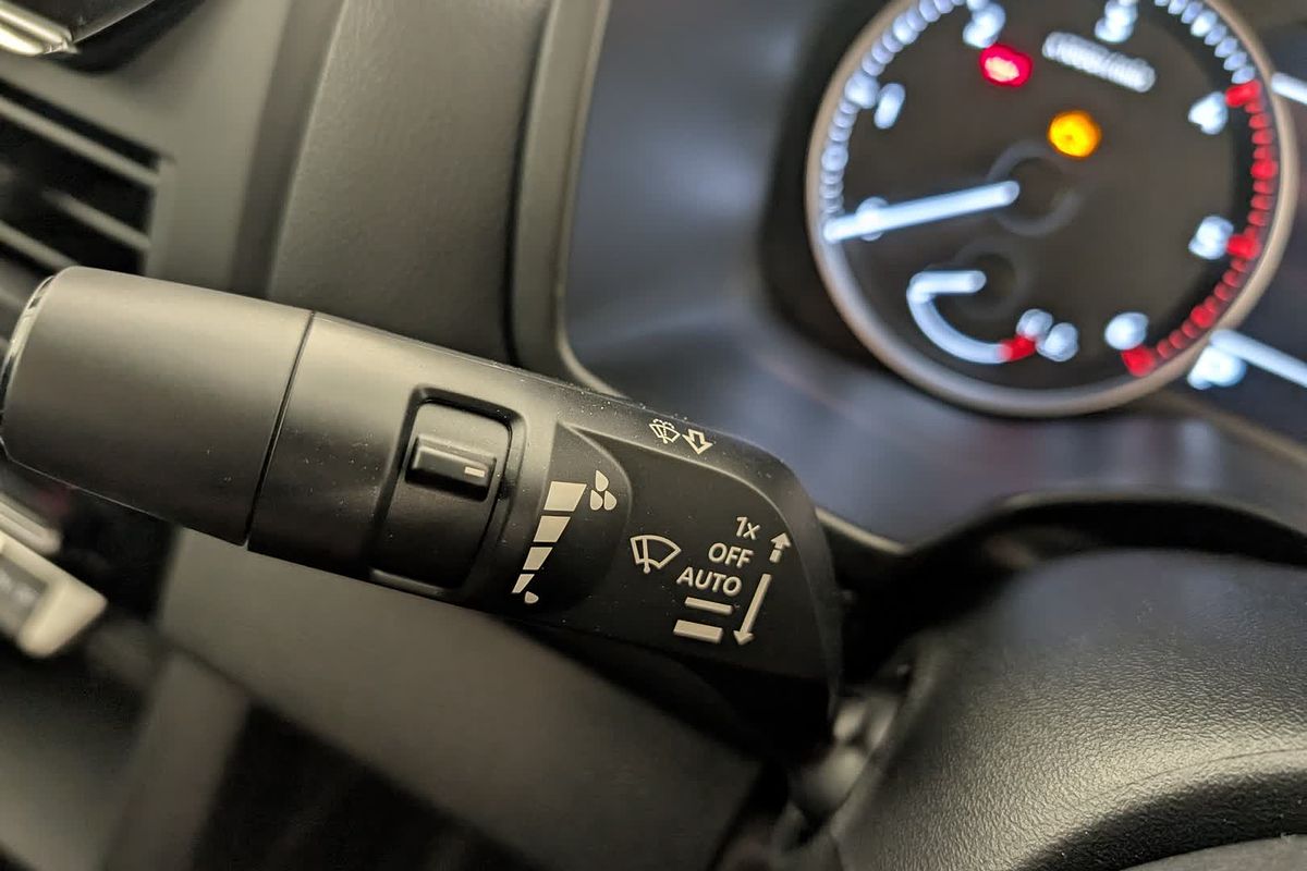 2025 Mitsubishi MV4W30