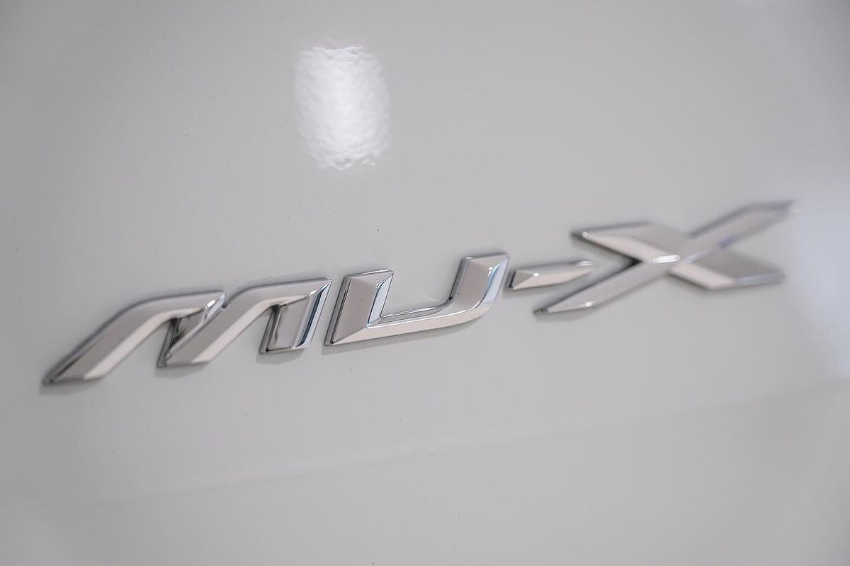 2025 Isuzu MU-X LS-M