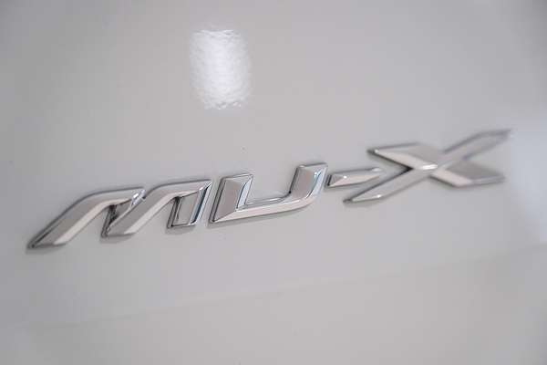 2025 Isuzu MU-X LS-M