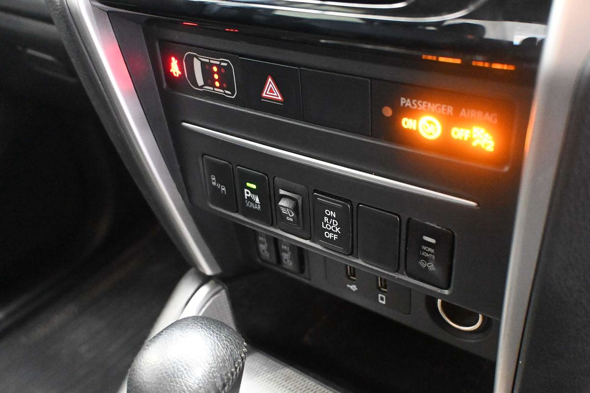 2022 Mitsubishi Triton GSR MR 4X4