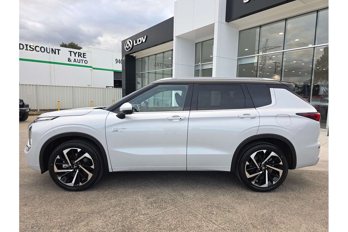 2025 Mitsubishi Outlander PHEV Exceed Tourer ZM