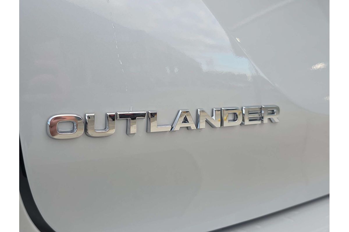 2025 Mitsubishi Outlander PHEV Exceed Tourer ZM