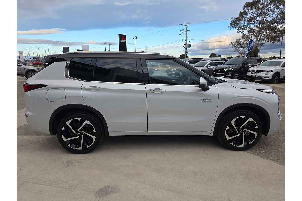 2025 Mitsubishi Outlander PHEV Exceed Tourer ZM