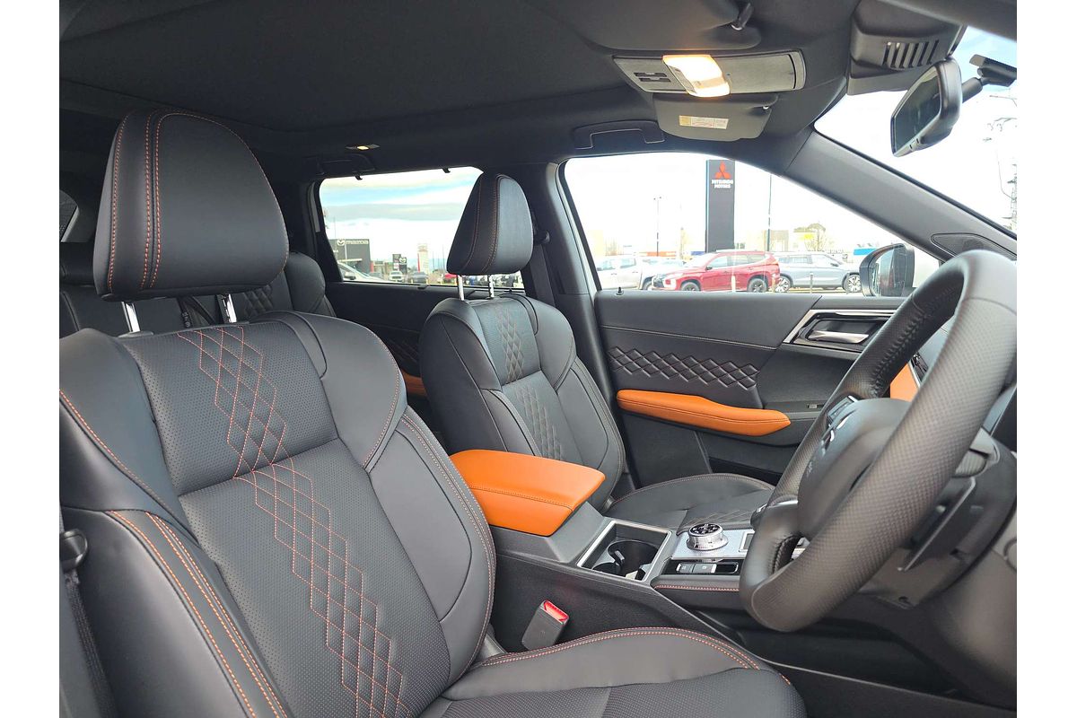 2025 Mitsubishi Outlander PHEV Exceed Tourer ZM