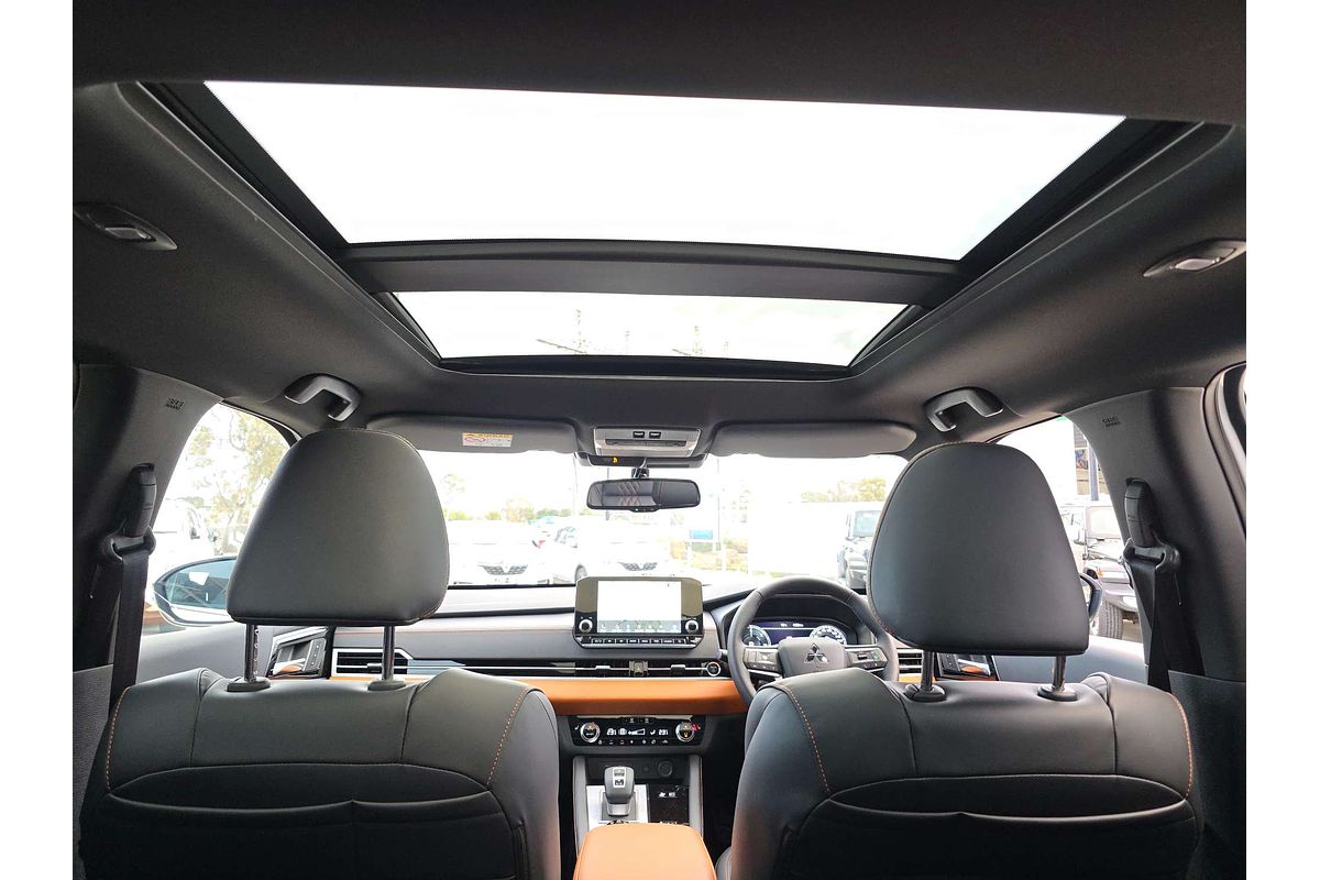 2025 Mitsubishi Outlander PHEV Exceed Tourer ZM