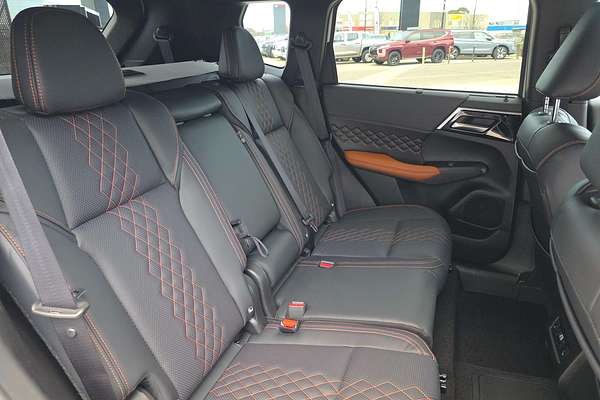 2025 Mitsubishi Outlander PHEV Exceed Tourer ZM