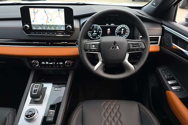 2025 Mitsubishi Outlander PHEV Exceed Tourer ZM