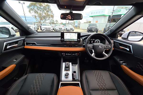 2025 Mitsubishi Outlander PHEV Exceed Tourer ZM