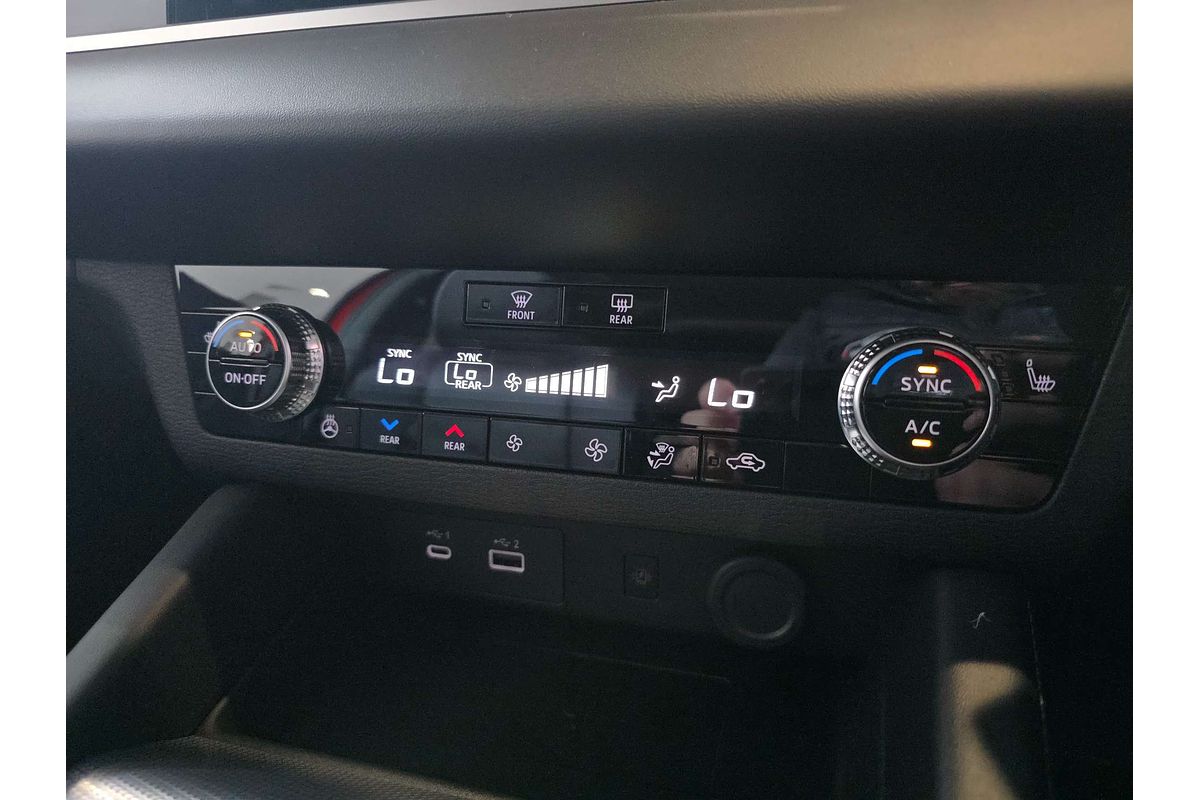 2025 Mitsubishi Outlander PHEV Exceed ZM