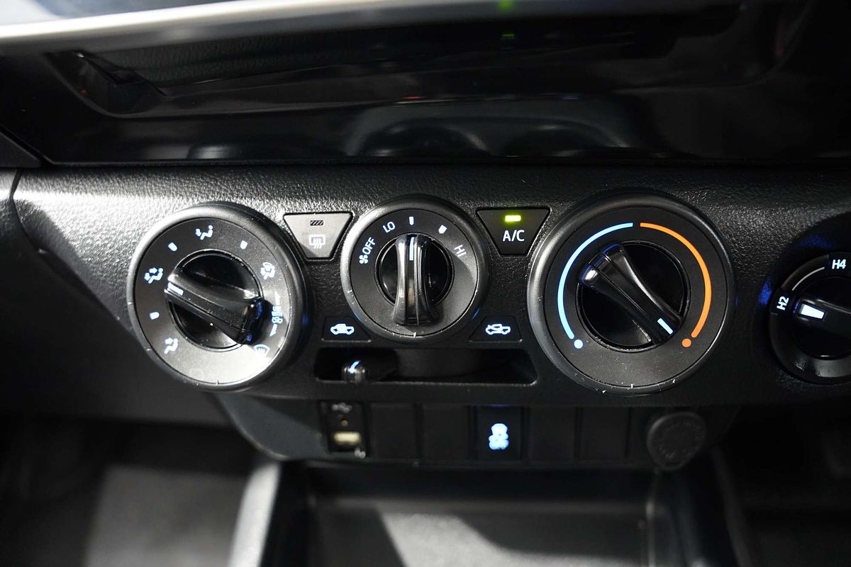 2019 Toyota Hilux Workmate GUN125R 4X4
