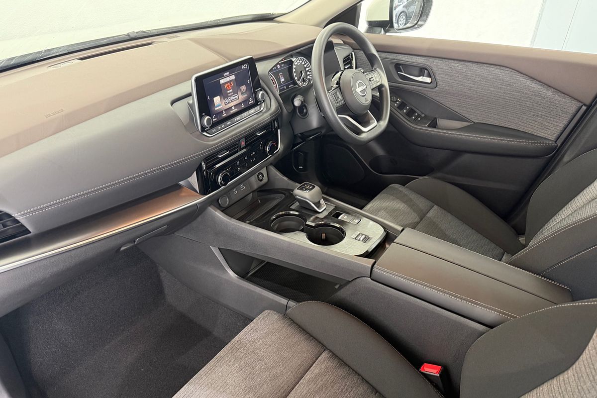 2025 Nissan X-TRAIL ST T33