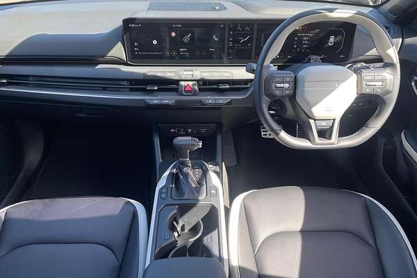 2025 Kia K4 GT-Line CL4m