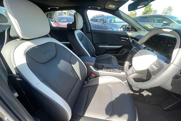 2025 Kia K4 GT-Line CL4m