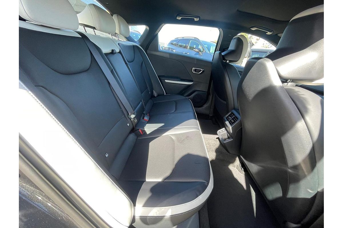 2025 Kia K4 GT-Line CL4m