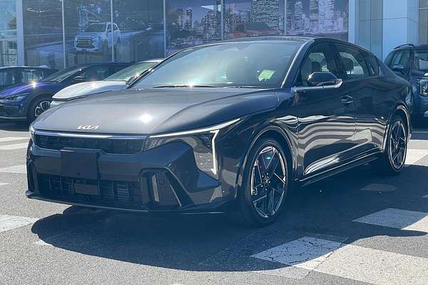 2025 Kia K4 GT-Line CL4m