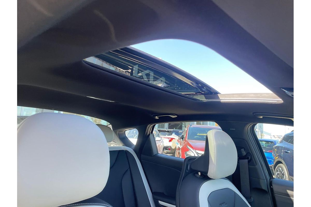 2025 Kia K4 GT-Line CL4m