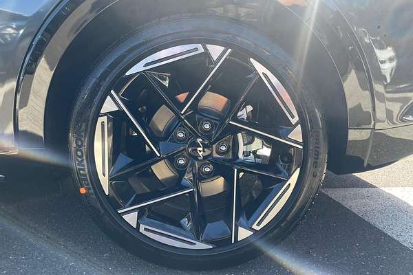 2025 Kia K4 GT-Line CL4m
