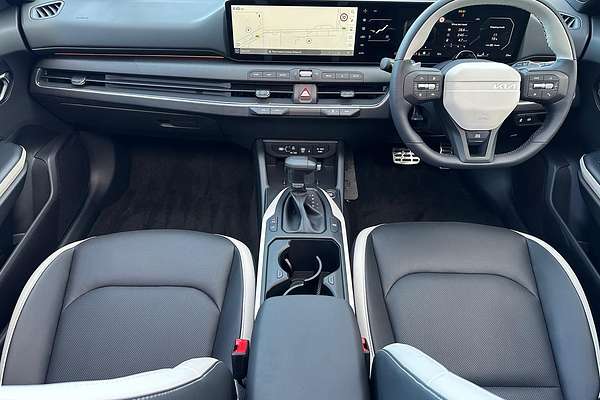 2025 Kia K4 GT-Line CL4m