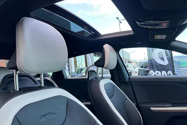 2025 Kia K4 GT-Line CL4m
