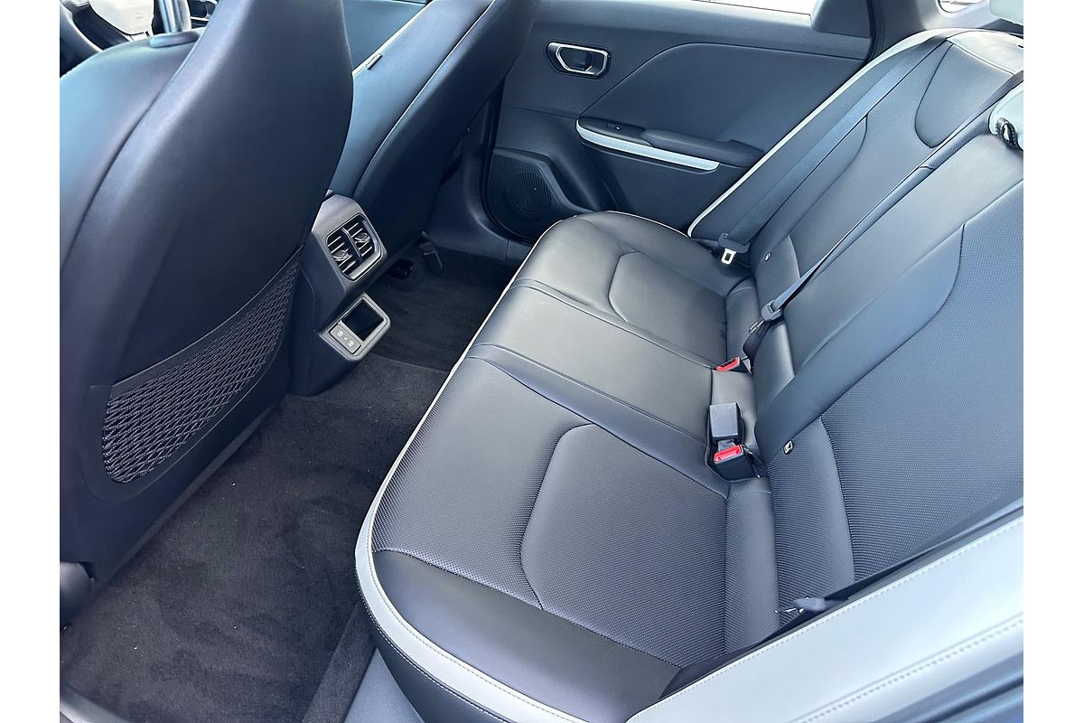 2025 Kia K4 GT-Line CL4m