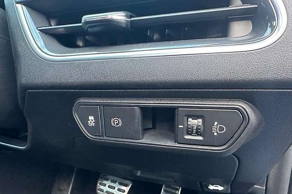2025 Kia K4 GT-Line CL4m