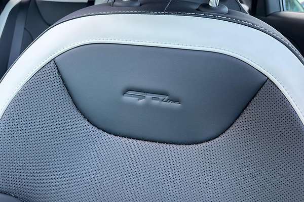 2025 Kia K4 GT-Line CL4m