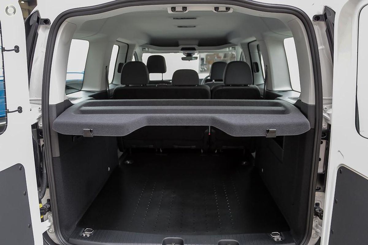 2025 Volkswagen Caddy TDI320 5 LWB