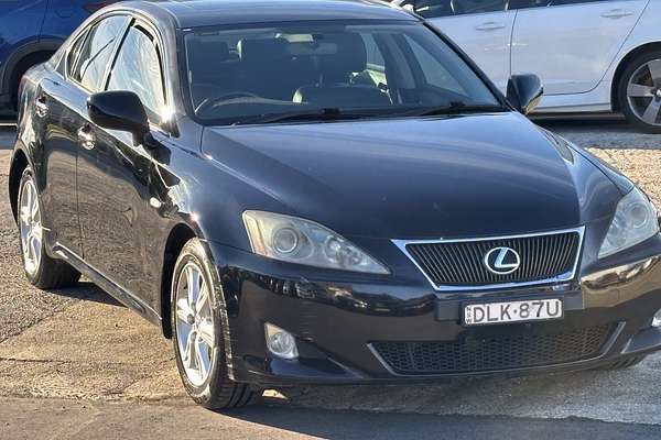 2005 Lexus IS IS250 Prestige GSE20R