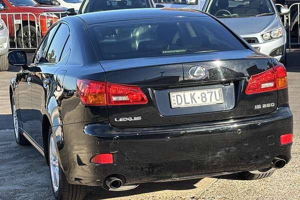 2005 Lexus IS IS250 Prestige GSE20R