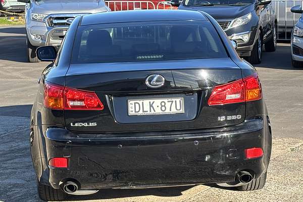 2005 Lexus IS IS250 Prestige GSE20R