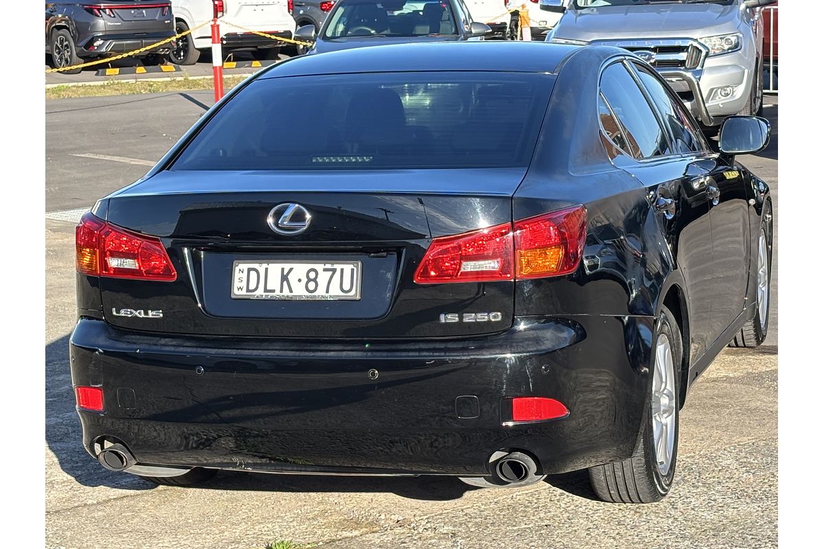 2005 Lexus IS IS250 Prestige GSE20R