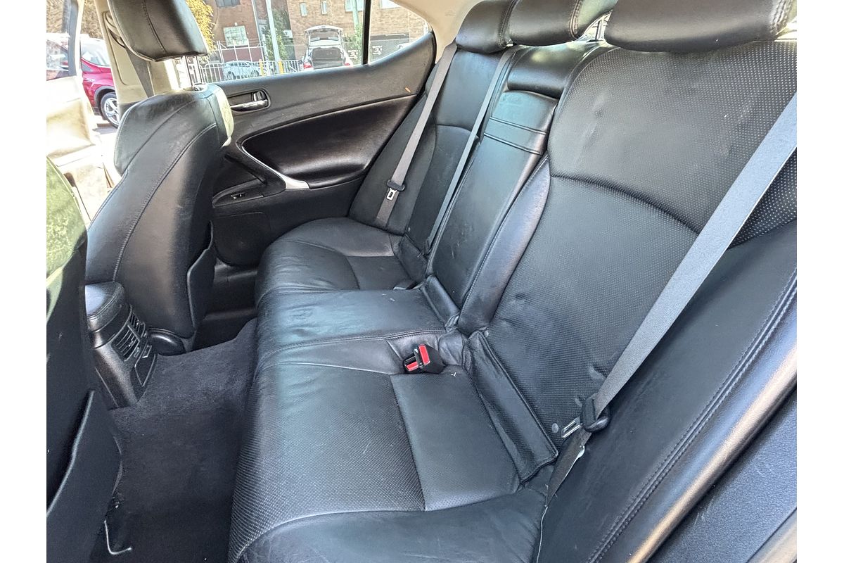 2005 Lexus IS IS250 Prestige GSE20R