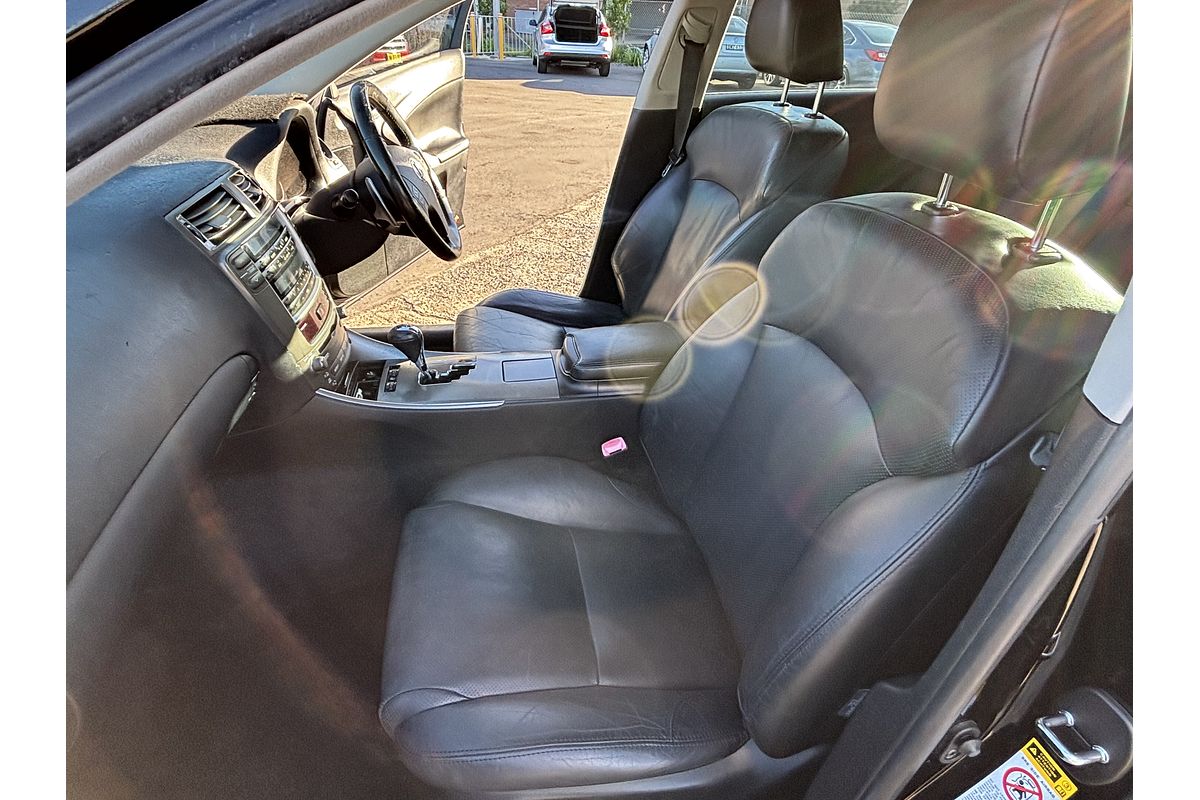 2005 Lexus IS IS250 Prestige GSE20R