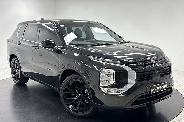 2023 Mitsubishi Outlander Black Edition ZM