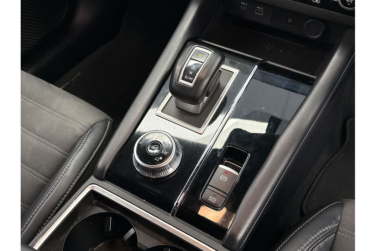 2023 Mitsubishi Outlander Black Edition ZM
