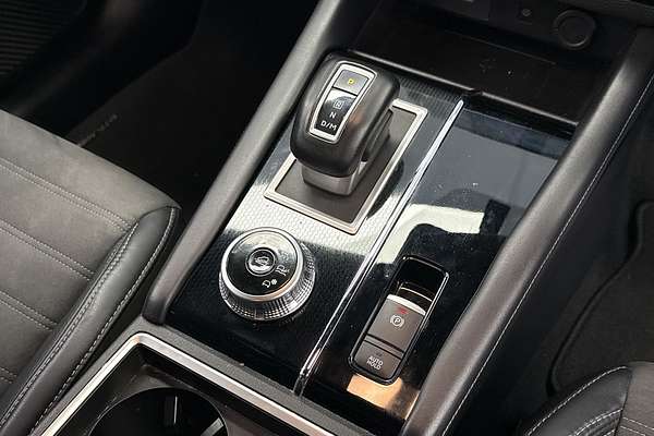2023 Mitsubishi Outlander Black Edition ZM
