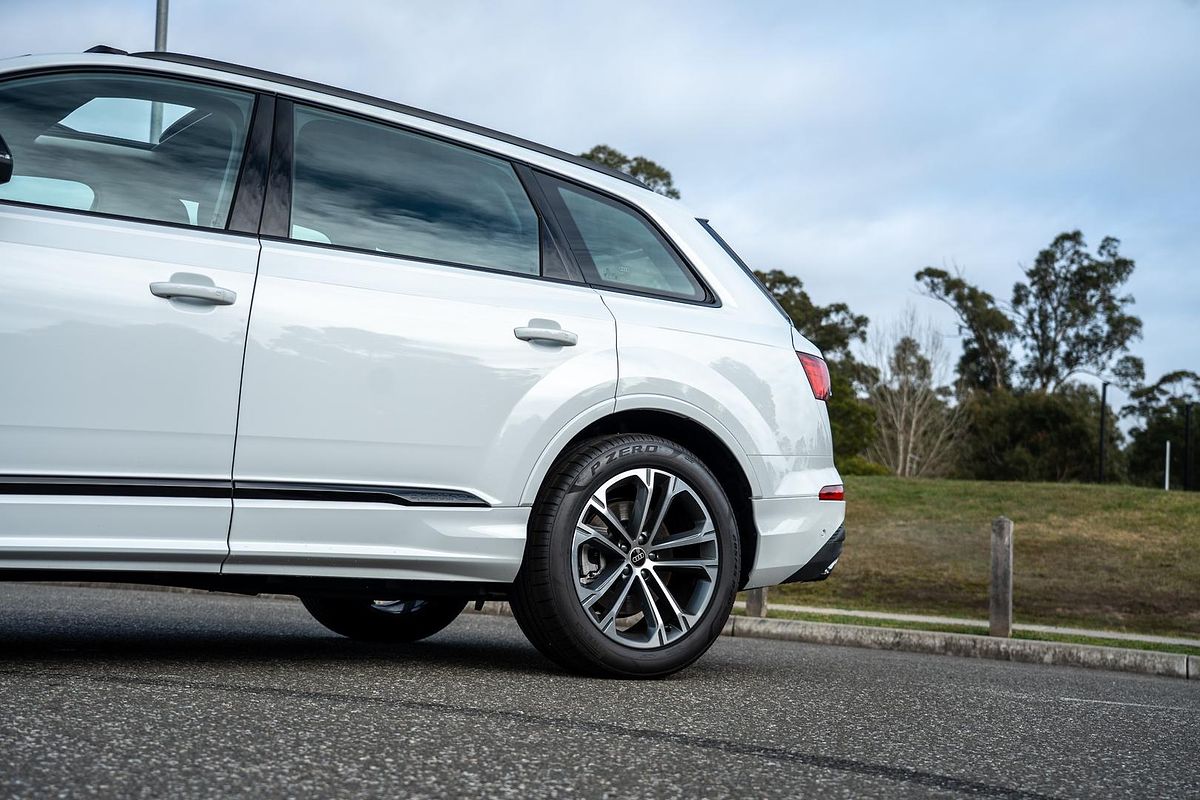 2025 Audi Q7 45 TDI 4M